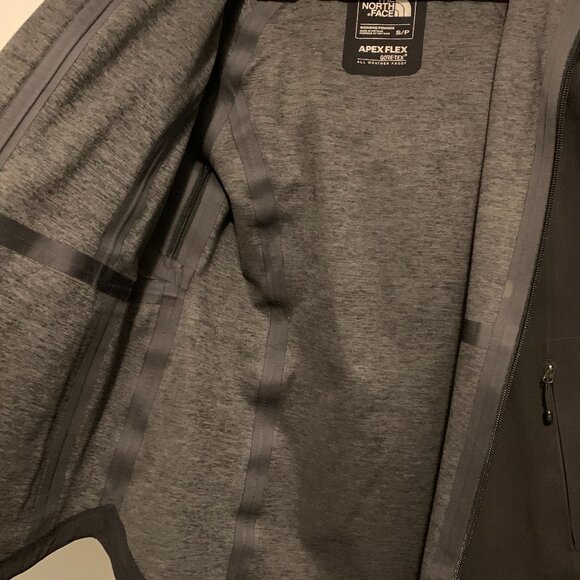 The North Face GoreTex rain jacket - Picture 2 of 7